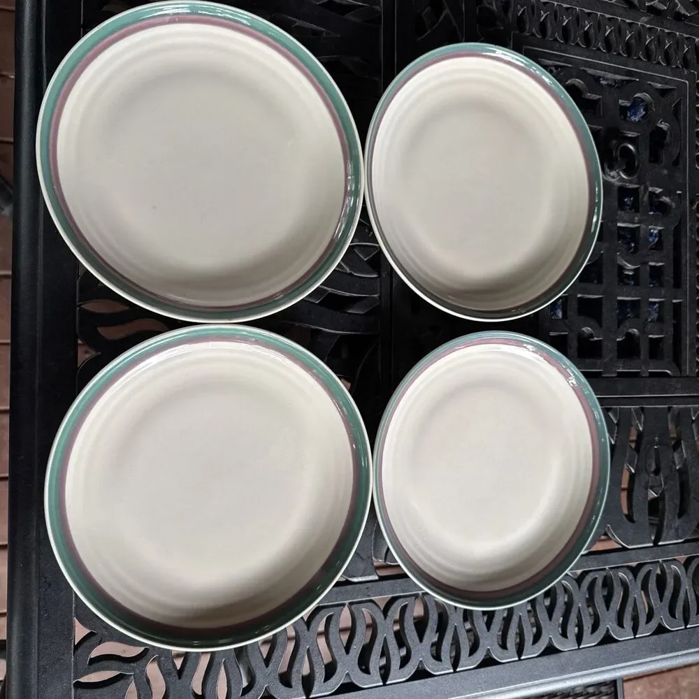 Set Of 4 Pfaltzgraff JUNIPER 10” Dinner Plates Green Mauve Bands USA Vintage